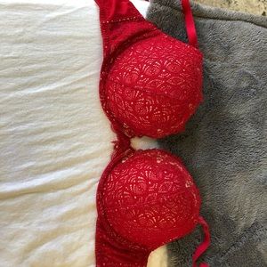 Brand new Victoria secret bras 32DD $25